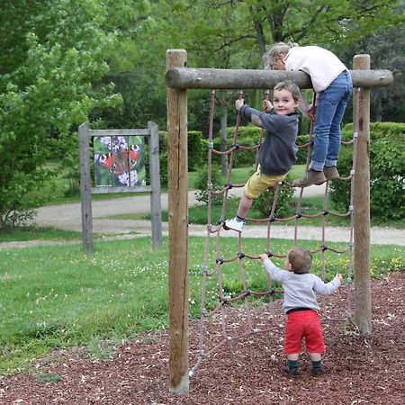 Camping Le Nid Du Parc Villars-les-Dombes Exterior foto