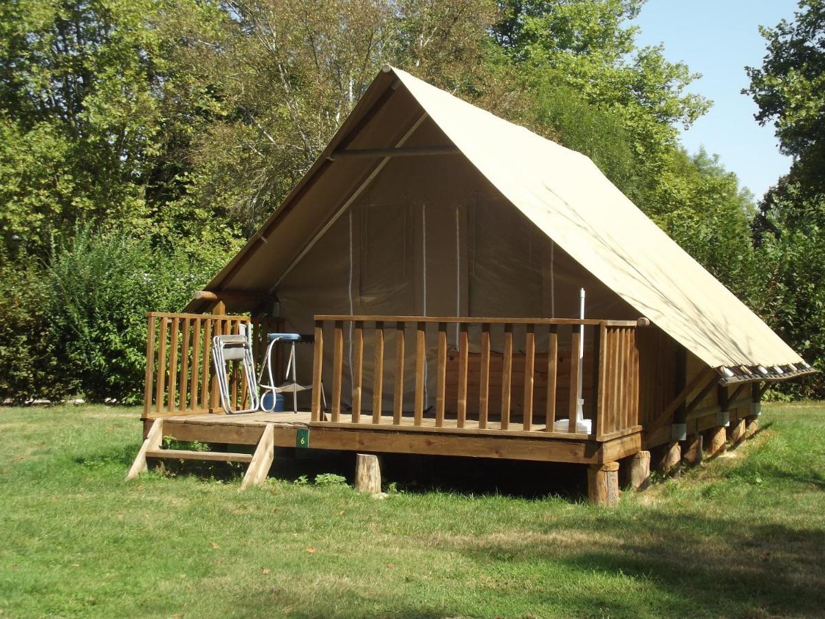 Camping Le Nid Du Parc Villars-les-Dombes Exterior foto