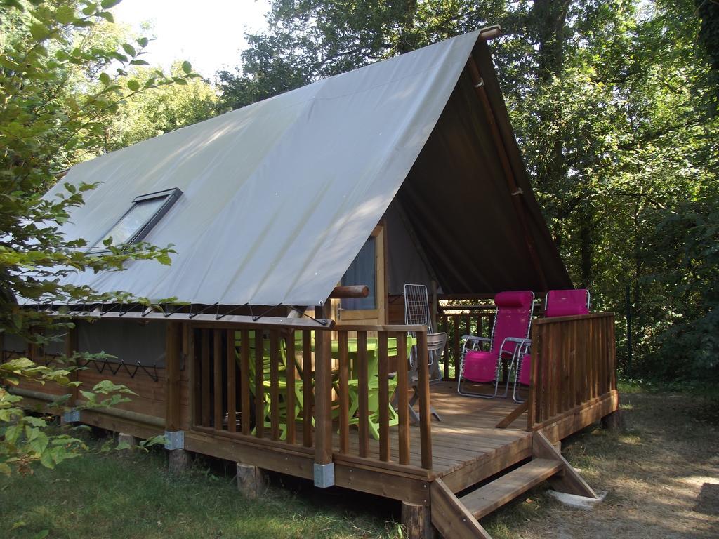 Camping Le Nid Du Parc Villars-les-Dombes Exterior foto