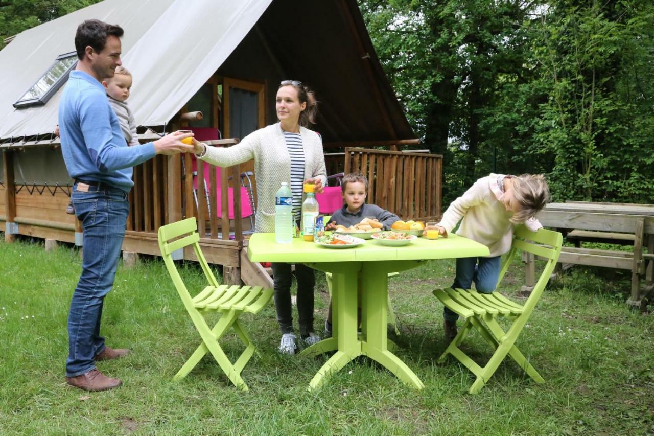 Camping Le Nid Du Parc Villars-les-Dombes Exterior foto