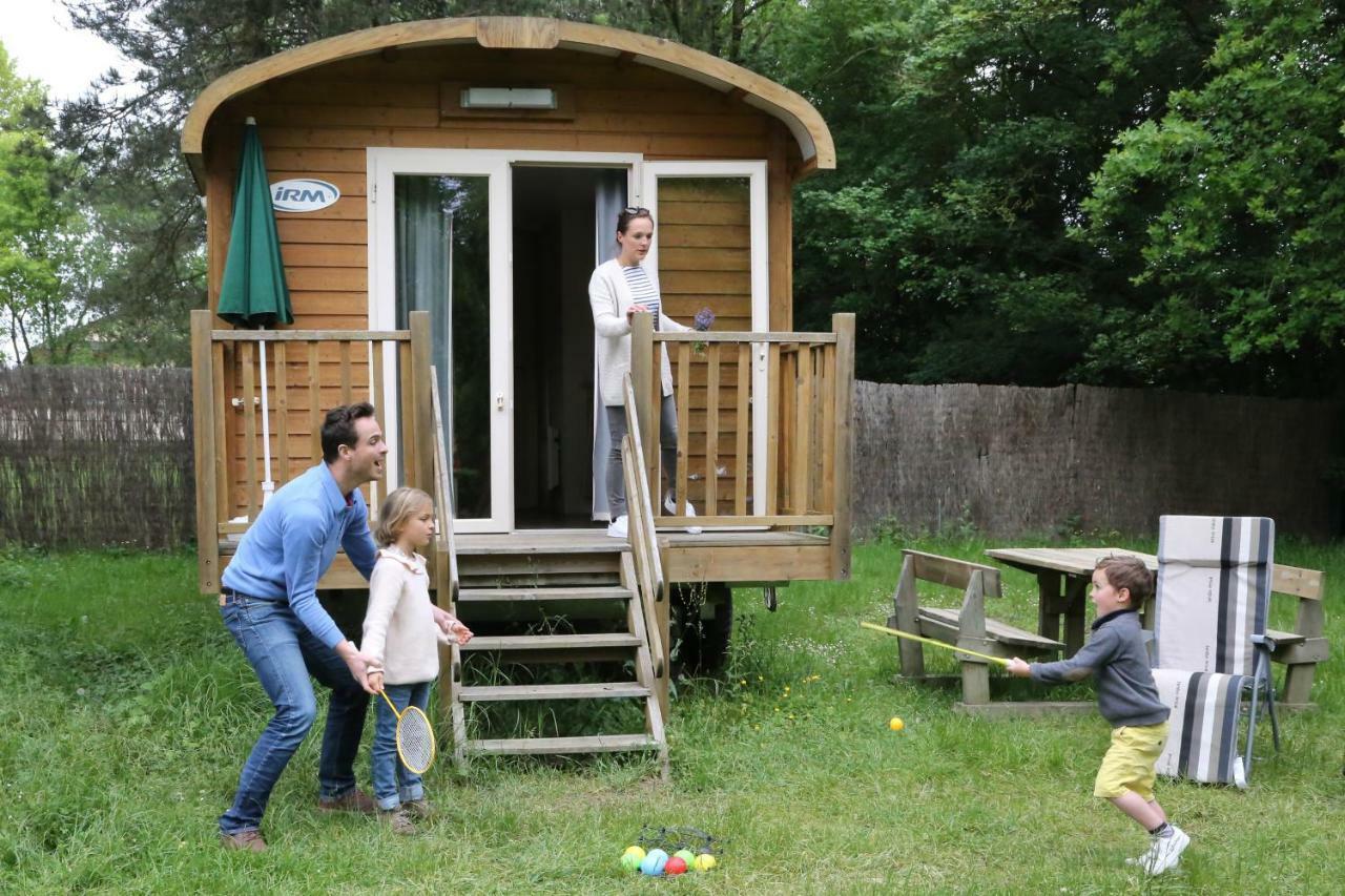Camping Le Nid Du Parc Villars-les-Dombes Exterior foto
