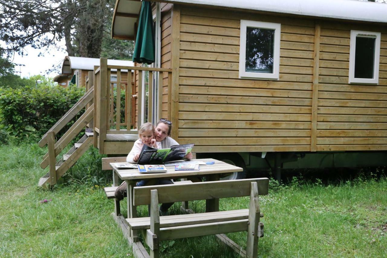 Camping Le Nid Du Parc Villars-les-Dombes Exterior foto